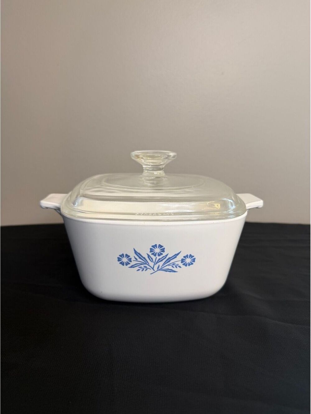 CorningWare Blue Cornflower 1 & 3/4 qt casserole dish with lid